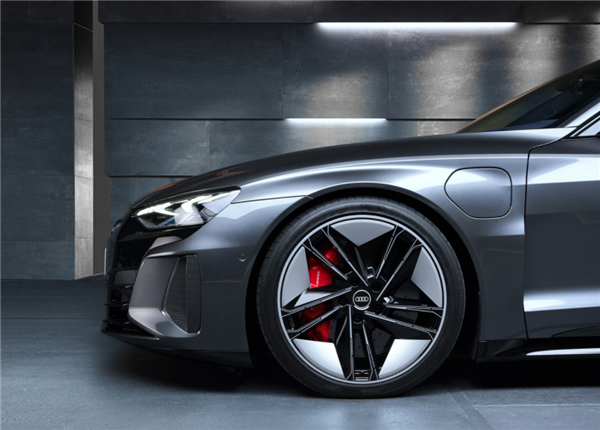 奥迪最帅量产电车！RS e-tron GT开启预售：148万超保时捷